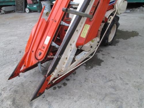 รถเกี่ยวข้าวเดินตาม KUBOTA HF30 รหัสสินค้า 80904398 ดูสินค้าอื่นๆได้ที่ www.nihonmono.com รถเกี่ยวข้าวเดินตาม KUBOTA HF30 รหัสสินค้า 80904398 ดูสินค้าอื่นๆได้ที่ www.nihonmono.com