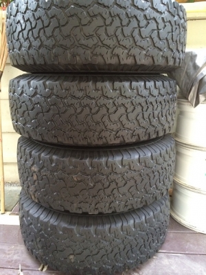 ขายล้อแม็ก PIAA ขอบ 16 พร้อมยาง BF 265 75 ปี12 ครับ