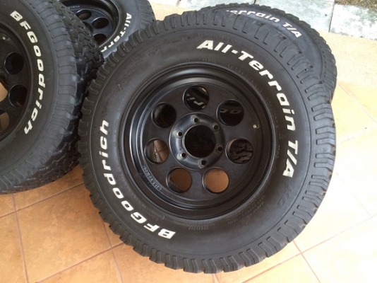 ขายล้อแม็ก PIAA ขอบ 16 พร้อมยาง BF 265 75 ปี12 ครับ