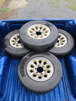 ล้อแม๊ก Pajeroเหลี่ยม พร้อมยางมิชลิน