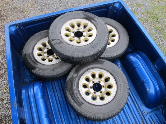 ล้อแม๊ก Pajeroเหลี่ยม พร้อมยางมิชลิน