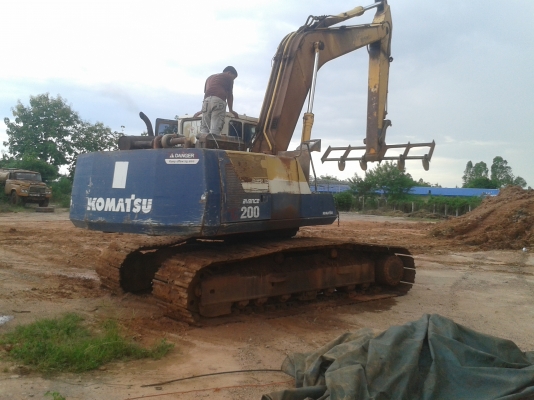 ขายด่วน KOMATSU PC200-5 คอลโทลสั้นชีเรียลสูง เครื่องเปลี่ยน ปั้มเดิม เครื่องดีปั้มดีเยี่ยม ตัวเดินดีเงียบทั้งสองข้าง เฟรมสวย โซ่ช่วงล่างเต็ม เอวแน่น เอกสารเล่มทะเบียน