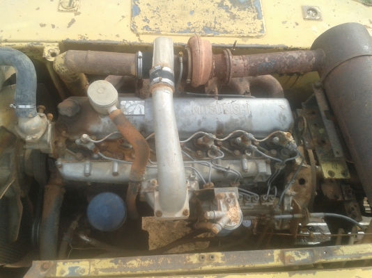 ขายด่วน KOMATSU PC200-5 คอลโทลสั้นชีเรียลสูง เครื่องเปลี่ยน ปั้มเดิม เครื่องดีปั้มดีเยี่ยม ตัวเดินดีเงียบทั้งสองข้าง เฟรมสวย โซ่ช่วงล่างเต็ม เอวแน่น เอกสารเล่มทะเบียน