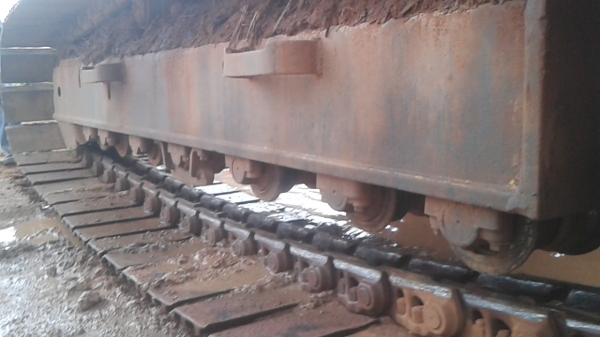 ขายด่วน KOMATSU PC200-5 คอลโทลสั้นชีเรียลสูง เครื่องเปลี่ยน ปั้มเดิม เครื่องดีปั้มดีเยี่ยม ตัวเดินดีเงียบทั้งสองข้าง เฟรมสวย โซ่ช่วงล่างเต็ม เอวแน่น เอกสารเล่มทะเบียน