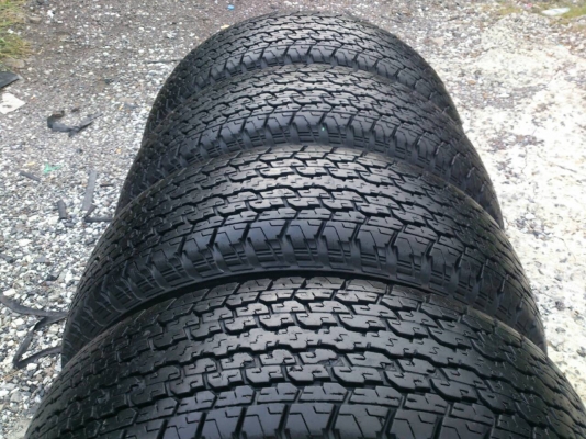 ขายแม็ก TOYOTA 6 รู ขอบ15 พร้อมยาง บริดสโตน255/70R15 ยางปี10 สวยๆ จำนวน 1 ชุด พร้อมน๊อตแท้ 24 ตัว