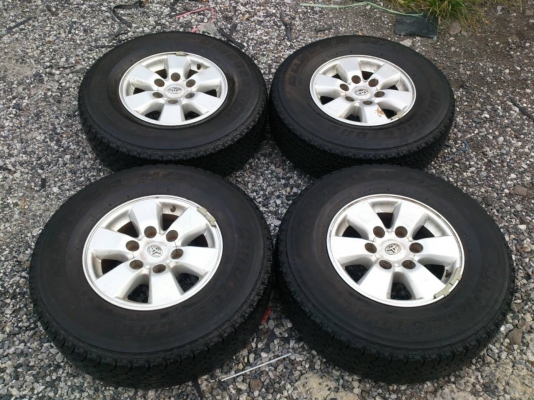 ขายแม็ก TOYOTA 6 รู ขอบ15 พร้อมยาง บริดสโตน255/70R15 ยางปี10 สวยๆ จำนวน 1 ชุด พร้อมน๊อตแท้ 24 ตัว