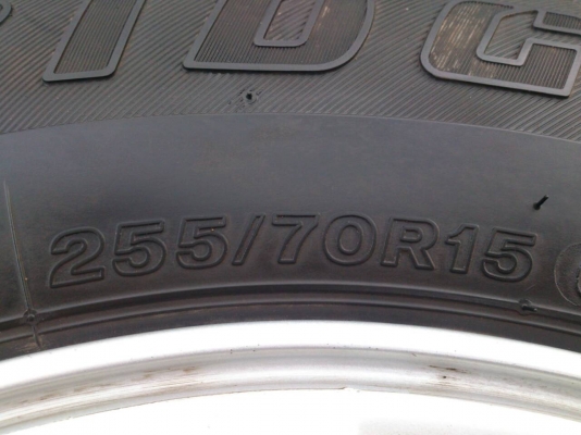ขายแม็ก TOYOTA 6 รู ขอบ15 พร้อมยาง บริดสโตน255/70R15 ยางปี10 สวยๆ จำนวน 1 ชุด พร้อมน๊อตแท้ 24 ตัว