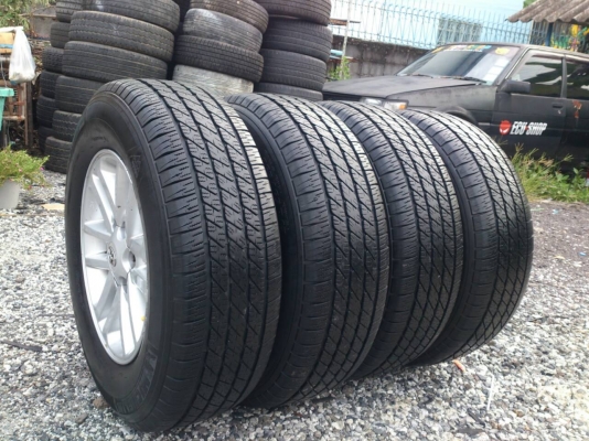 ขายแม็ก TOYOTA VIGO CHAMP ขอบ17 พร้อมยาง มิชลิน 265/65R17 ยางสัปดาห์ที่33ปี14  ดอกยางหนาไม่แตกลายไม่ร้าวสวยๆ จำนวน 1 ชุด พร้อมน๊อตแท้ 24 ตัว