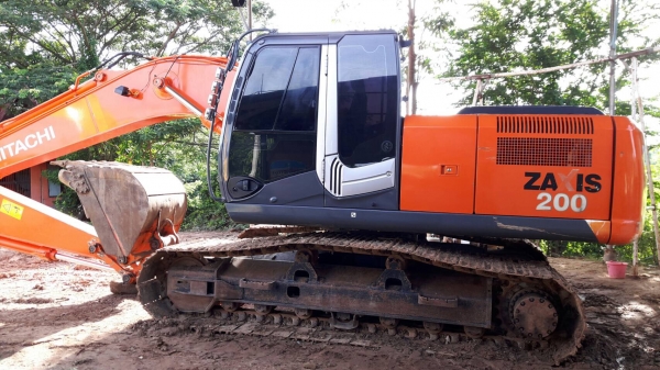 ขายด่วน!! HITACHI  ZX200-3  6พันกว่าช.ม.