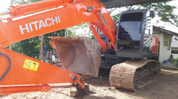 ขายด่วน!! HITACHI  ZX200-3  6พันกว่าช.ม.
