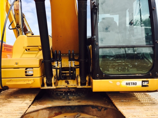 ขายด่วน!! Cat320D 9,200 ชม.เอกสารเล่มทะเบียน สภาพสวยค่ะ