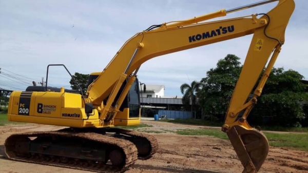 ขายด่วน!! KOMATSU PC200-7 ไมล์ชม.3,800 สภาพสวยมากค่ะ ขายด่วน!! KOMATSU PC200-7 ไมล์ชม.3,800 สภาพสวยมากค่ะ