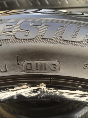 ขายยาง BRIDGESTONE TURANZA ER300 245-45-17 ปี13 ดอกเต็ม ไม่กินข้าง ไม่มีตำหนิ ชุดละ 5,900 บาท