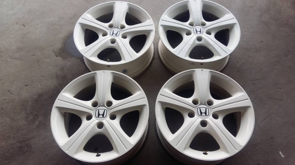 ขายล้อแม็ก civic fd 16" สนใจติดต่อ ตาเล็ก ล้อและยางครับ 081-3747940