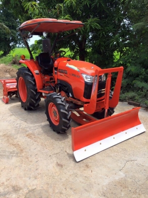 ขายรถไถคูโบต้า L3608  ขายราคา 298,000 บาท อุปกรณ์ใบมีดหน้าและโลเตอร์รีจอบหมุน ใช้งาน 766 ชม. สนใจติดต่อ