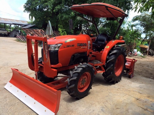 ขายรถไถคูโบต้า L3608  ขายราคา 298,000 บาท อุปกรณ์ใบมีดหน้าและโลเตอร์รีจอบหมุน ใช้งาน 766 ชม. สนใจติดต่อ