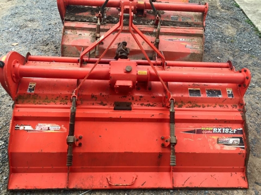 ขายรถไถคูโบต้า L4708  ขายราคา 398,000 บาท อุปกรณ์ใบมีดหน้าและโลเตอร์รีจอบหมุน ใช้งาน 900 ชม. สนใจติดต่อ