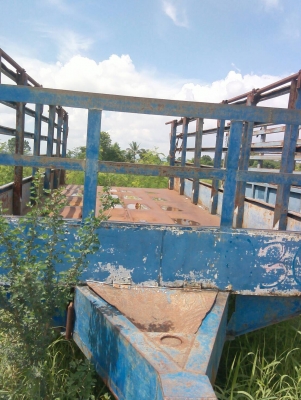 ขายเทเลอร์บรรทุกอ้อย