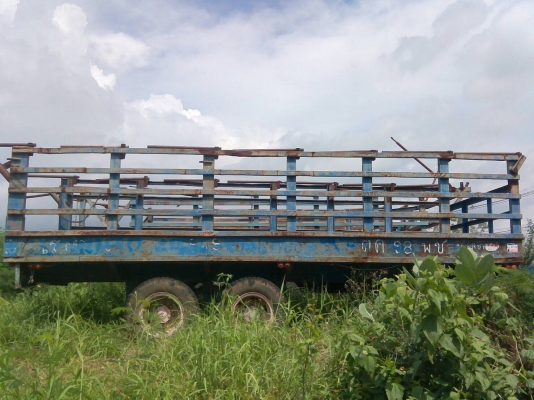 ขายเทเลอร์บรรทุกอ้อย