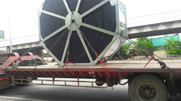 รับงานขนส่งทั้งพื้นเรียบและโลว์เบด ทั่วไทยและต่างประเทศเช่น ลาว พม่า กัมพูชา มาเลเซีย รับงานขนส่งทั้งพื้นเรียบและโลว์เบด ทั่วไทยและต่างประเทศเช่น ลาว พม่า กัมพูชา มาเลเซีย