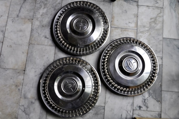 ฝาครอบล้อ corona 13 นิ้ว สภาพดี ไม่ครบชุด ฝาละ 400 บาท ฝาครอบล้อ corona 13 นิ้ว สภาพดี ไม่ครบชุด ฝาละ 400 บาท