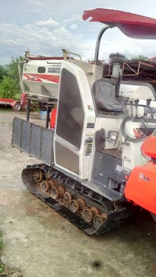 ขายรถเกี่ยวข้าว KUBOTA DC70 ปี56 ใช้งาน900ชั่วโมง สภาพดีมาก ช่วงล่างดี เตรียมความพร้อมแล้ว ลุยงานได้เลย เอกสารถูกต้อง เล่มทะเบียนพร้อมโอน ราคา450,000 สนใจโทร 090-8588220คุณนะ 093-3258446คุณบิว หรือเข้าดูสินค้าอื่นๆได้ที่ www.narong2truck.com หรือ www.truc