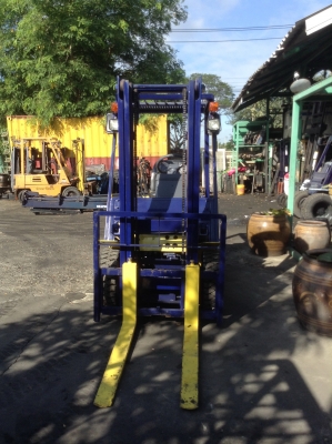 +++ ขายโฟล์คลิฟท์ KOMATSU FD15-15 ขนาด 1.5 ตัน เครื่องยนต์ดีเซล เสา 3 เมตร เกียร์ธรรมดา ยางตันใหม่ครับ +++ ขายโฟล์คลิฟท์ KOMATSU FD15-15 ขนาด 1.5 ตัน เครื่องยนต์ดีเซล เสา 3 เมตร เกียร์ธรรมดา ยางตันใหม่ครับ