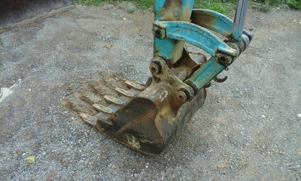 ขายโคมัสสุ PC40 รุ่น7 แทรคเหล็ก มีไลน์แย็ก ขาย450,000บาท 089-2095791