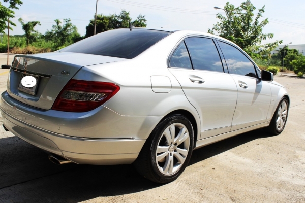 2010 BENZ C230 KOMPRESSOR Avantgard กระจังหน้าSport ออกศูนย์ BenzThailand