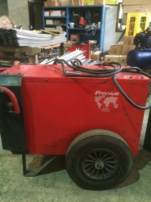 เครื่องเชื่อมไฟฟ้า ยี่ห้อ"FRONIUS" รุ่น VP450 (นำเข้าจากออสเตรเลีย) เครื่องเชื่อมไฟฟ้า ยี่ห้อ"FRONIUS" รุ่น VP450 (นำเข้าจากออสเตรเลีย)