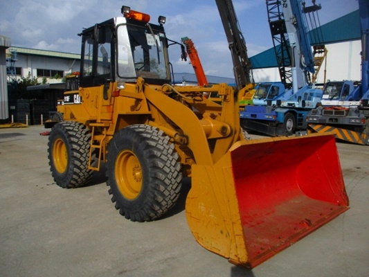 รถตักล้อยาง CATERPILLAR รุ่น910F ปี 1995
