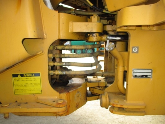 รถตักล้อยาง CATERPILLAR รุ่น910F ปี 1995