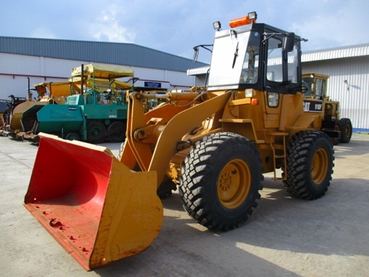 รถตักล้อยาง CATERPILLAR รุ่น910F ปี 1995