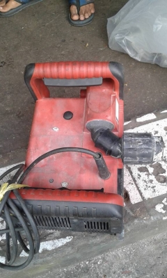 เครื่องตัดกระเบื้องเซาะร่อง HILTI