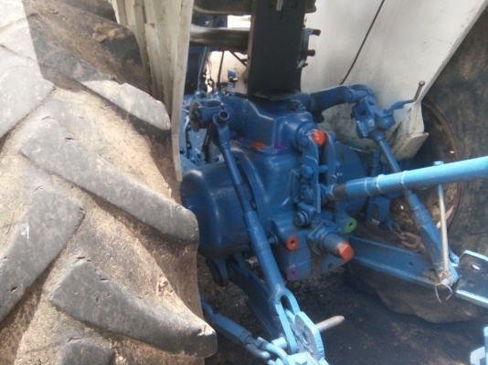 ลดราคาแล้วครับ 175000 บาท งดต่อลอง ขายรถไถฟอร์ด 6600-77 ลูกผสม ดันหน้า หาง 7 เอกสารขื้อขาย