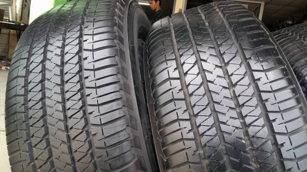 ขายล้อแม็กป้ายแดง trailblazer 18"&times;7.5" et33 6รู139.7 ยาง bridgestone dueler h/t 684ll 265/60r18 ผลิตสัปดาห์ที่8ปี16 ตุ่มที่หน้ายางมีทุกเส้นครับ ขายทั้งชุด 27,900 บาทครับ สนใจติดต่อ ตาเล็ก ล้อและยางครับ 081-3747940