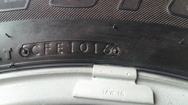 ขายล้อแม็กป้ายแดง ranger 18"&times;8" et55 6รู139.7 ยาง bridgestone dueler h/t 684ll 265/60r18 ผลิตสัปดาห์ที่10ปี16 ตุ่มและสีที่หน้ายางมีทุกเส้นครับ ขายทั้งชุด 28,900 บาทครับ สนใจติดต่อ ตาเล็ก ล้อและยางครับ 081-3747940