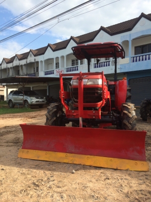 295000บาทครับ  แถมอุปกรณ์ดันดินหน้า ผาน6x22นิ้วครับ สวยๆพร้อมใช้เลย