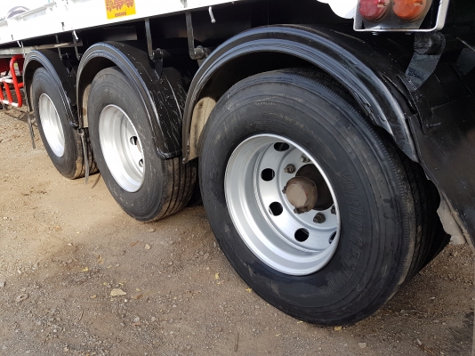 ขายหางพื้นเรียบPANUS...3เพลา..ช่วงล้อรุ่นใหม่