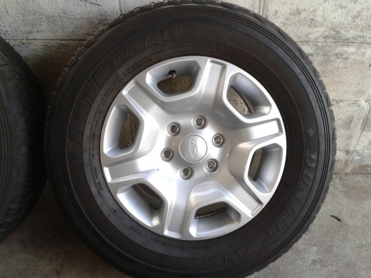 ขอบ17นิ้ว6รู ฟอด พร้อมยาง สวยๆ 4 ล้อ ราคา 5500 บาท