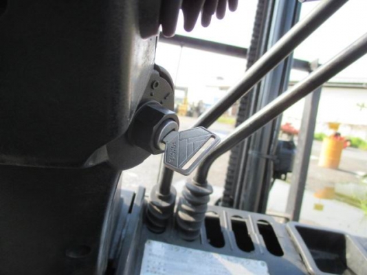 ขายรถยก2.5ตันรุ่น8ล่าสุด..เสา4เมตร