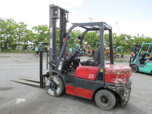 ขายรถยก2.5T..ดีเซล...เครื่องตัวใหม่