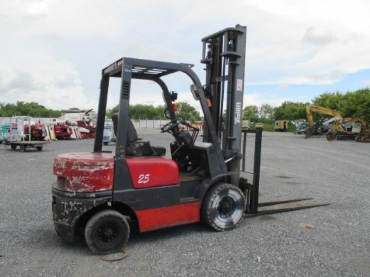 ขายรถยก2.5T..ดีเซล...เครื่องตัวใหม่