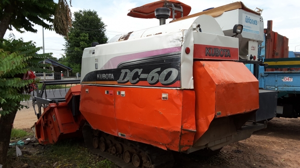 ขายรถเกี่ยวข้าว DC 60 ปี 53 เอกสารครบ