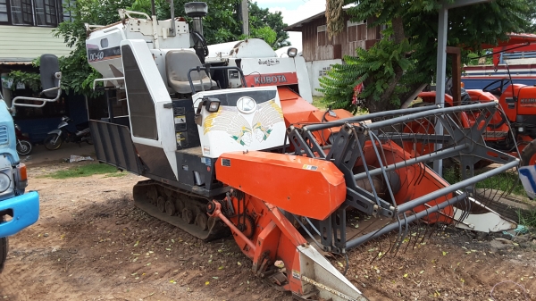 ขายรถเกี่ยวข้าว DC 60 ปี 53 เอกสารครบ