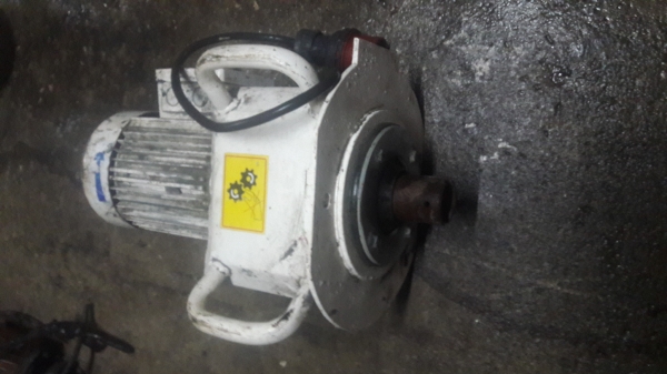 ขาย !! มอเตอร์เกียร์5.5kw.380v.