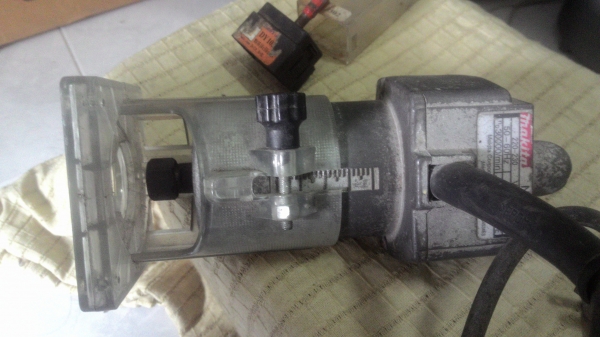 เล้าเตอร์ Makita เล้าเตอร์ Makita