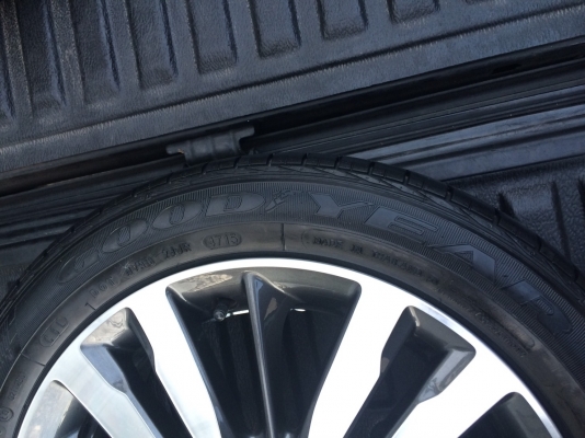 ล้อป้ายแดง Honda Jazz พร้อมยาง 185-55-16 ล้อป้ายแดง Honda Jazz พร้อมยาง 185-55-16