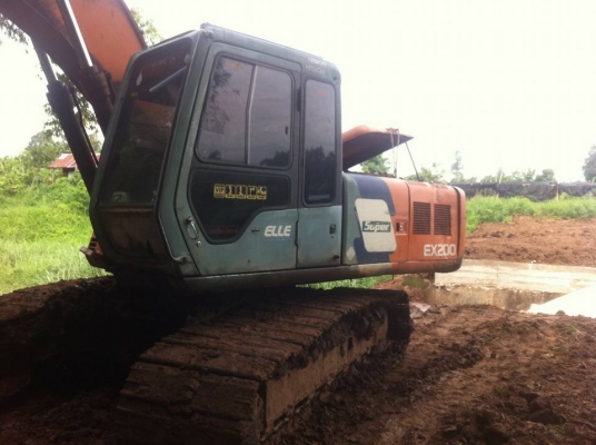 **465,000 บ.ต่อรอง/// แบคโฮ HITACHI EX200-3 ไฟฟ้าครบ เอวขยับ เครื่อง+ปั้ม ดี บูมอาร์มดี ช่วงงล่าง70\% ตามสภาพ ใช้งาน ทำงานอยู่ ใบสัญญาซื้อขาย **ขาย HITACHI EX-200 รุ่น3 แบคโฮ สภาดี ราคาเบา ไม่มีเล่ม มีสัญญาซื้อขาย ขายตามสภาพ HYD.EXCAVATOR HITACHI EX200-3 เ