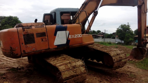 **465,000 บ.ต่อรอง/// แบคโฮ HITACHI EX200-3 ไฟฟ้าครบ เอวขยับ เครื่อง+ปั้ม ดี บูมอาร์มดี ช่วงงล่าง70\% ตามสภาพ ใช้งาน ทำงานอยู่ ใบสัญญาซื้อขาย **ขาย HITACHI EX-200 รุ่น3 แบคโฮ สภาดี ราคาเบา ไม่มีเล่ม มีสัญญาซื้อขาย ขายตามสภาพ HYD.EXCAVATOR HITACHI EX200-3 เ